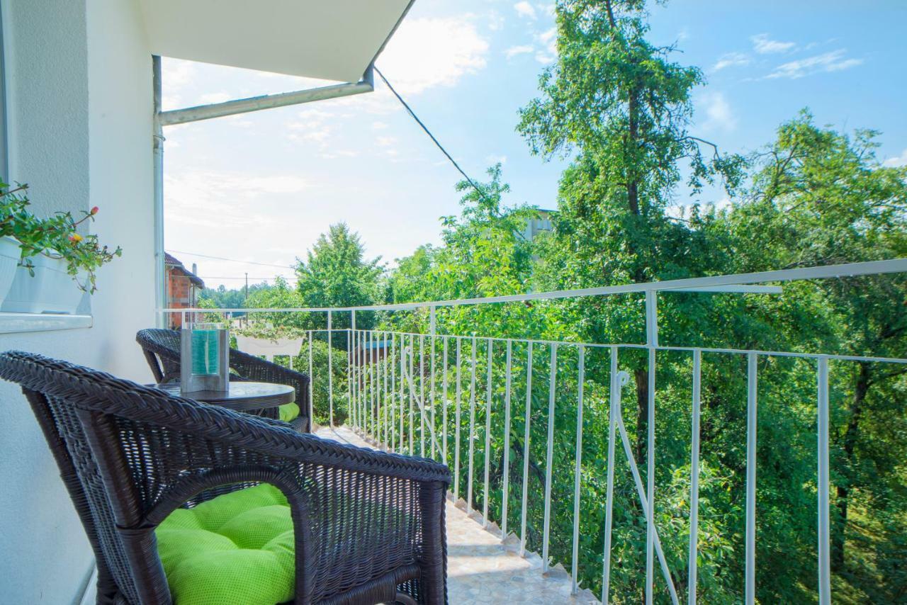 Apartman Visnja Szluin Kültér fotó